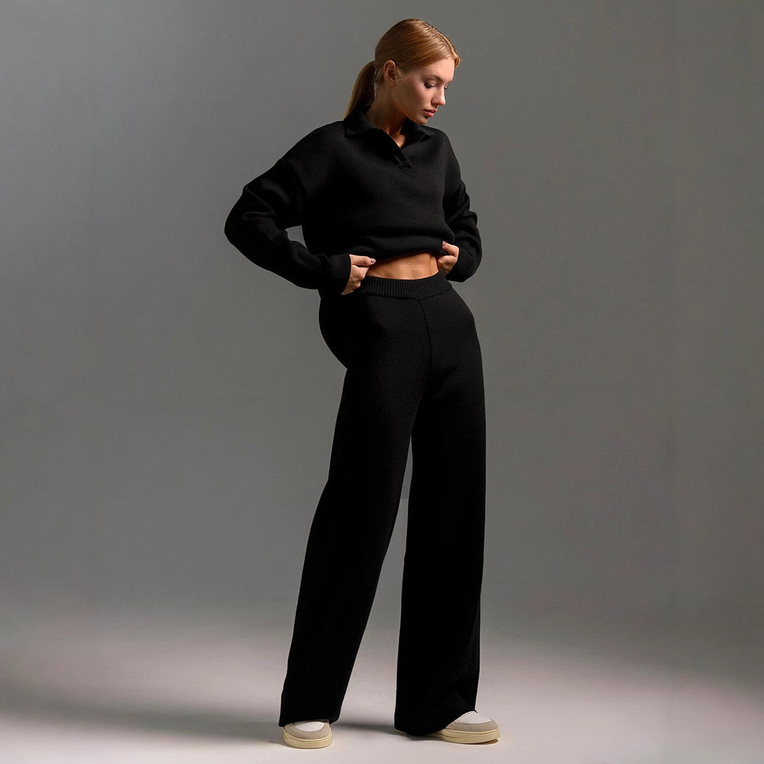 Comfortable lounge set for women with polo collar and loose fit Lune London