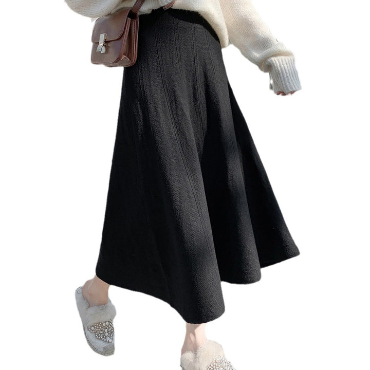 Long knit skirt for ladies, flared with a fine texture Lune London