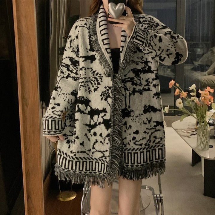 Ladies fringed cardigan with graphic pattern and open front parts Lune London