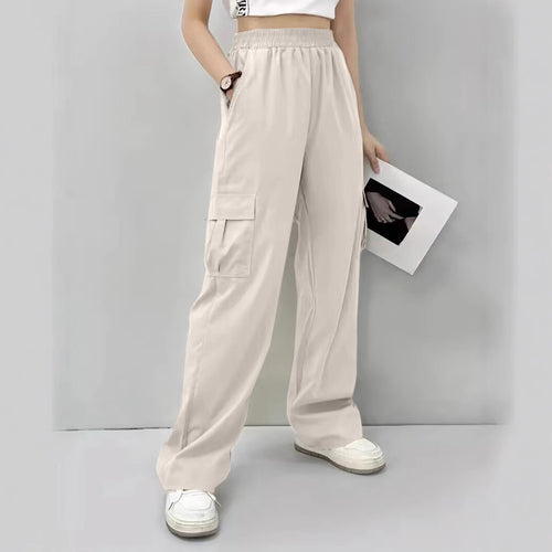 Cargo pants for women with elastic waistband and practical side pockets Amarae