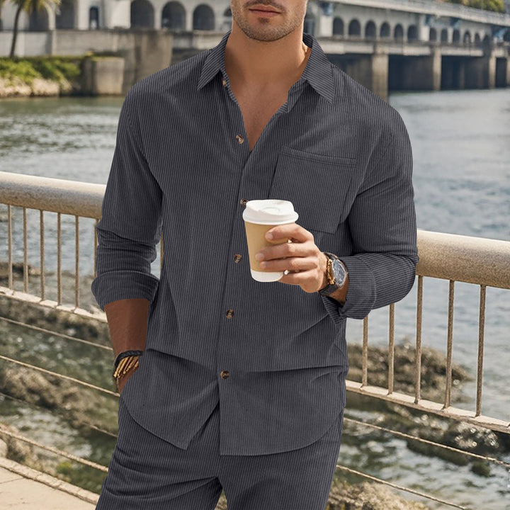Shirt for men with a fine striped pattern and a practical chest pocket Lune London