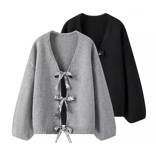 Cardigan en tricot stylé pour femme avec des nœuds glamours sur le bas