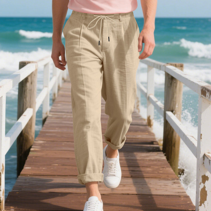 Casual chino pants for men with elastic waistband and practical side pockets Lune London