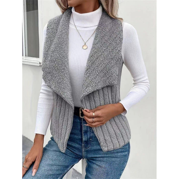 Ladies Comfortable Fleece Jacket with Asymmetrical Collar and Casual Cut Lune London