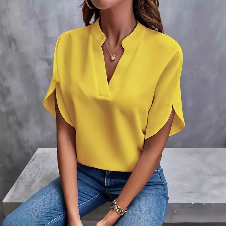 Women's blouse with a relaxed fit and elegant details Lune London