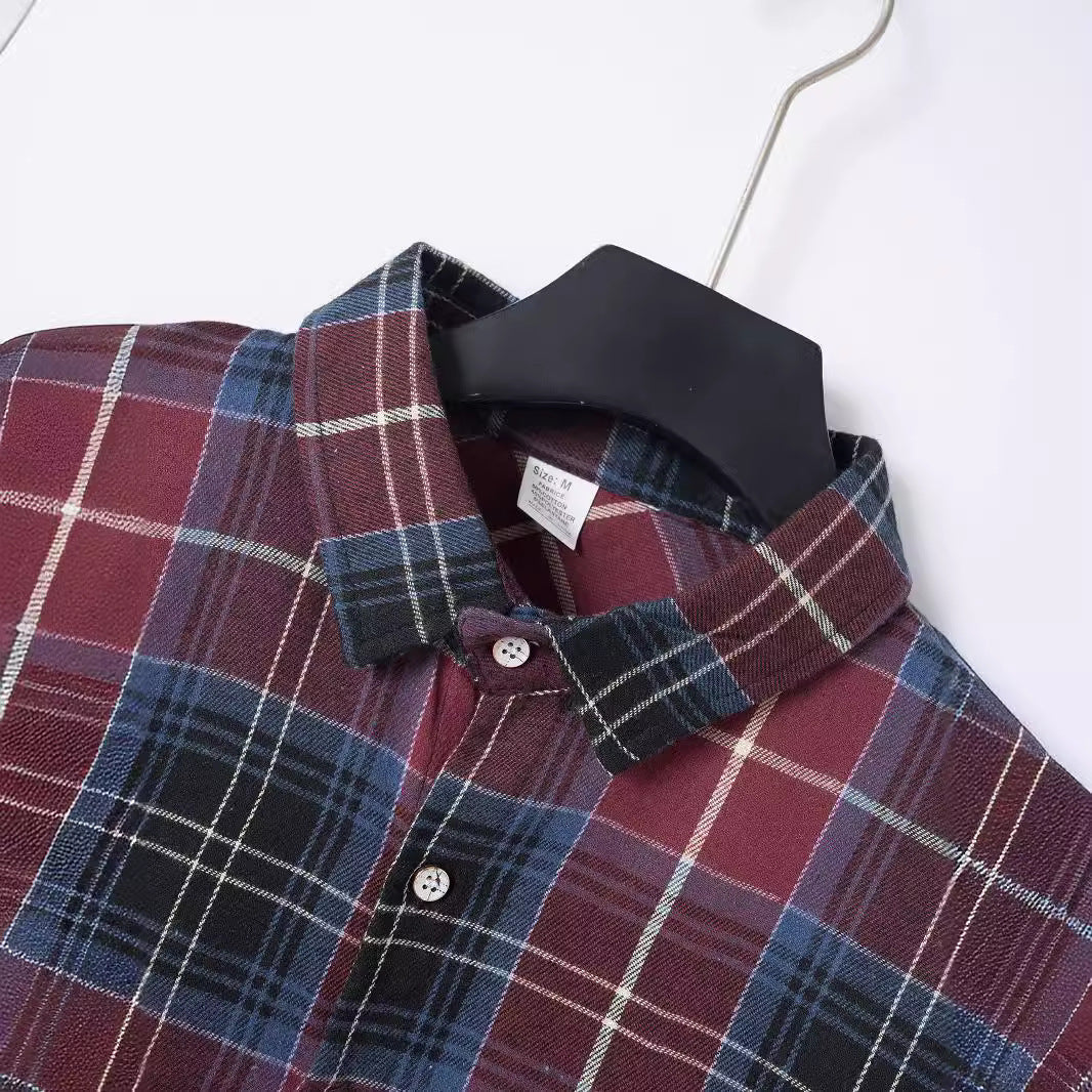 Plaid shirt for men with modern details and a practical chest pocket Lune London