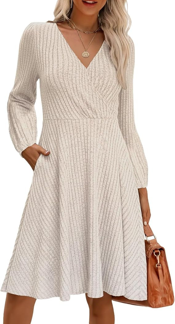 Robe mini en viscose élégante pour femmes avec un haut structuré et des manches volumineuses Chic & Stil