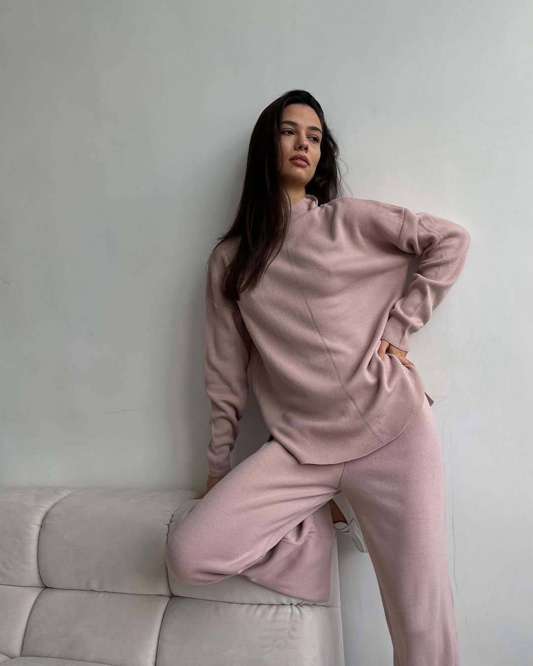 Women’s casual sweatshirt set with high collar and elegant cut Lune London