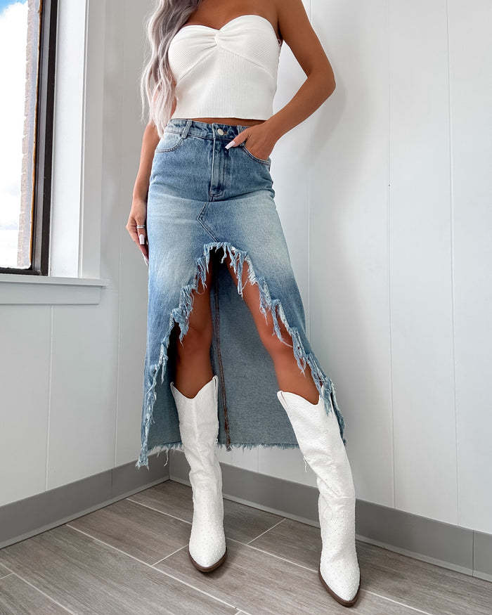 Denim skirt for women in a modern high-low style with fringe details Chic & Stil