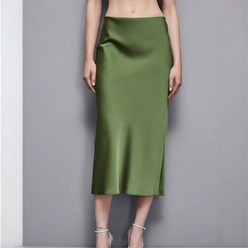 Jupe en satin élégante pour femmes au style minimaliste avec drapé doux Chic & Stil