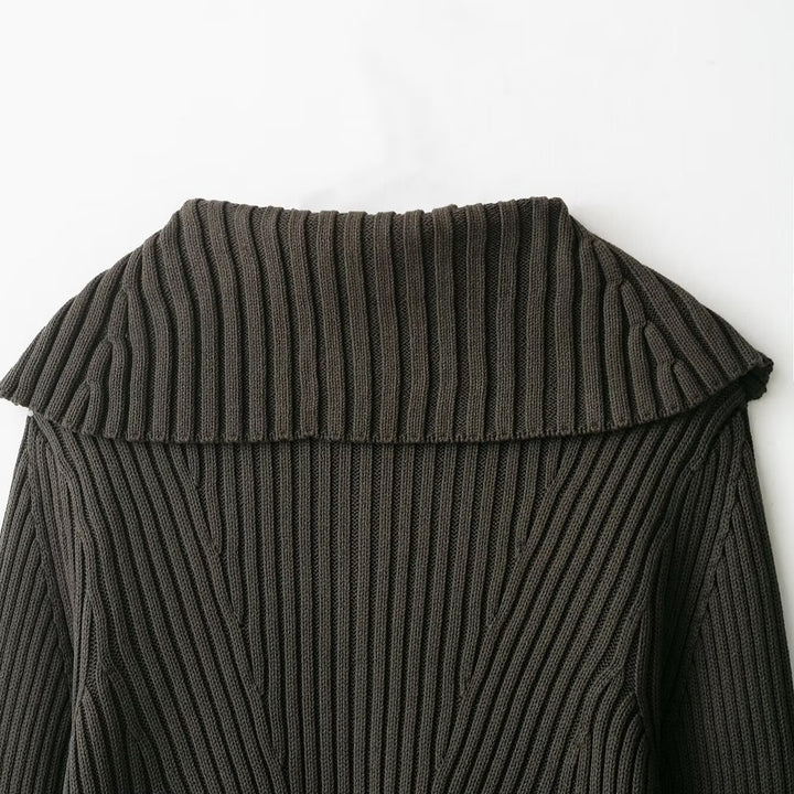 Ladies cropped knit vest with an elegant ribbed pattern Lune London