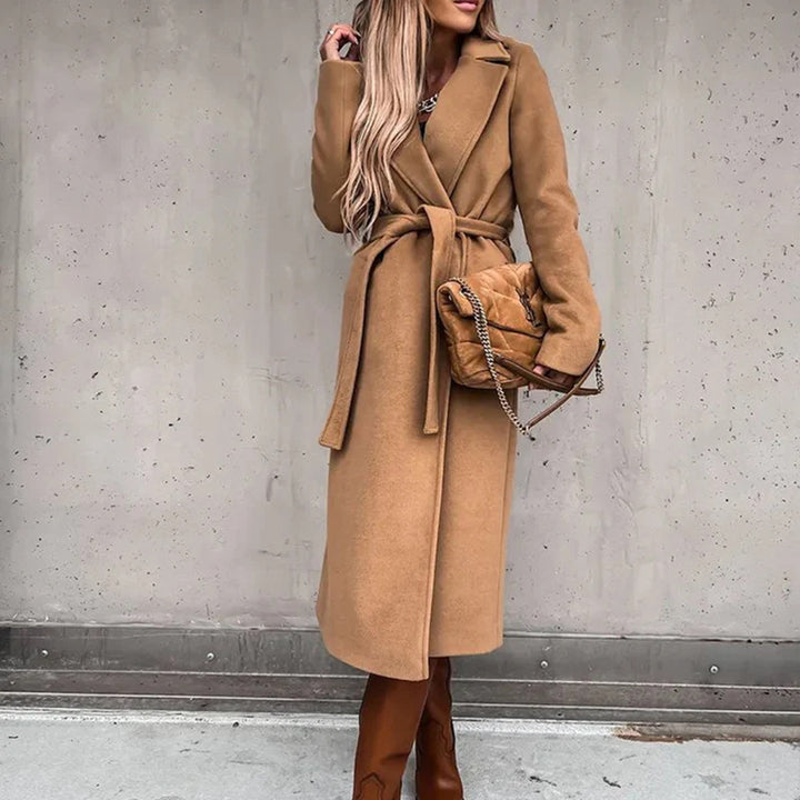 Elegant and warm wool coat for women Lune London