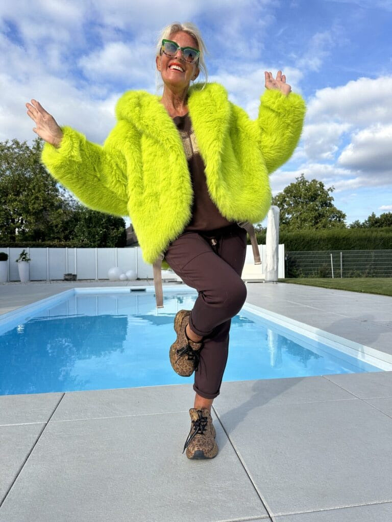 Ladies Cozy Chic and Stylish Faux Fur Coat