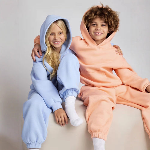 Comfortable hoodie for women with kangaroo pocket and wide sleeves Amarae