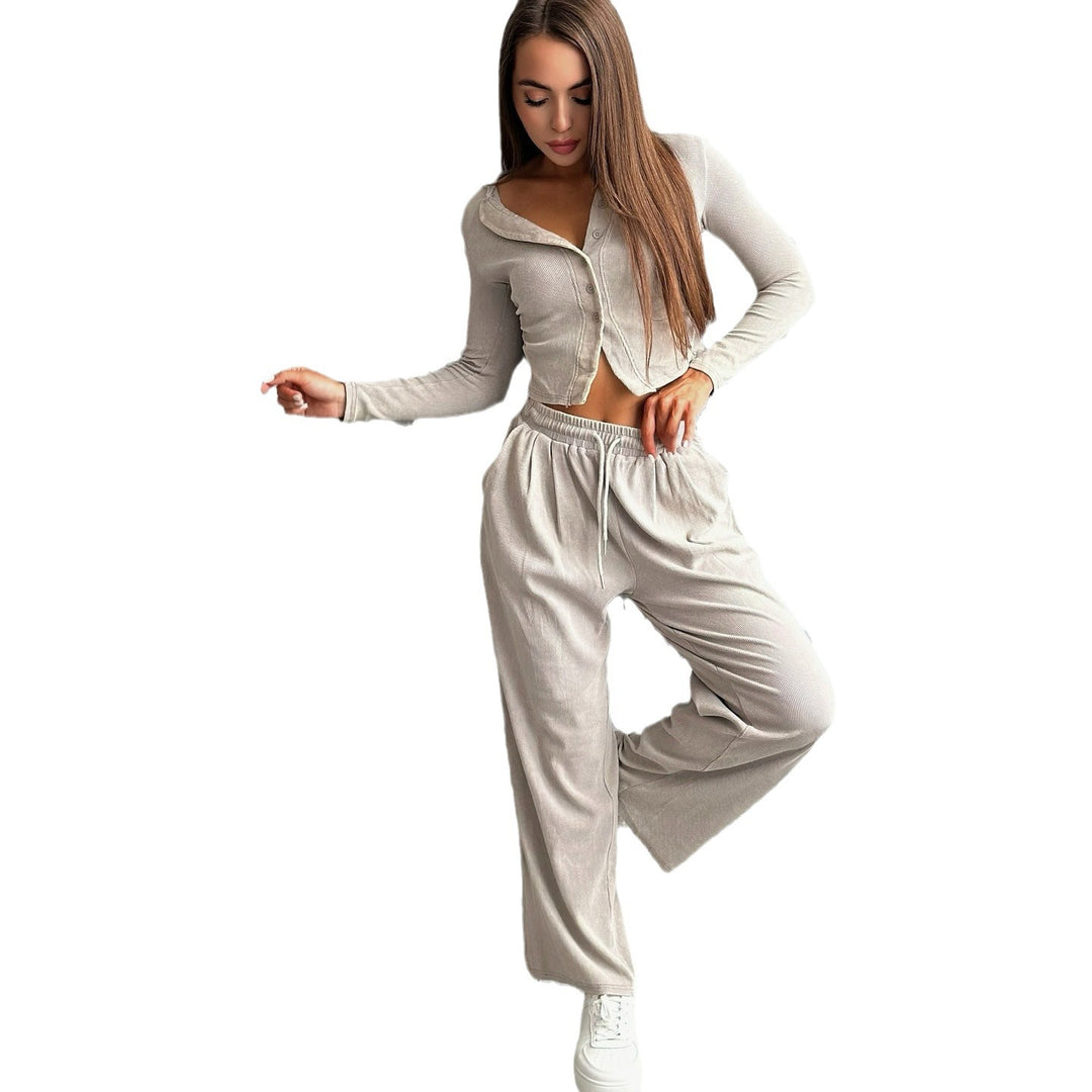 Lune London women's sports leisure set with short jacket and wide pants