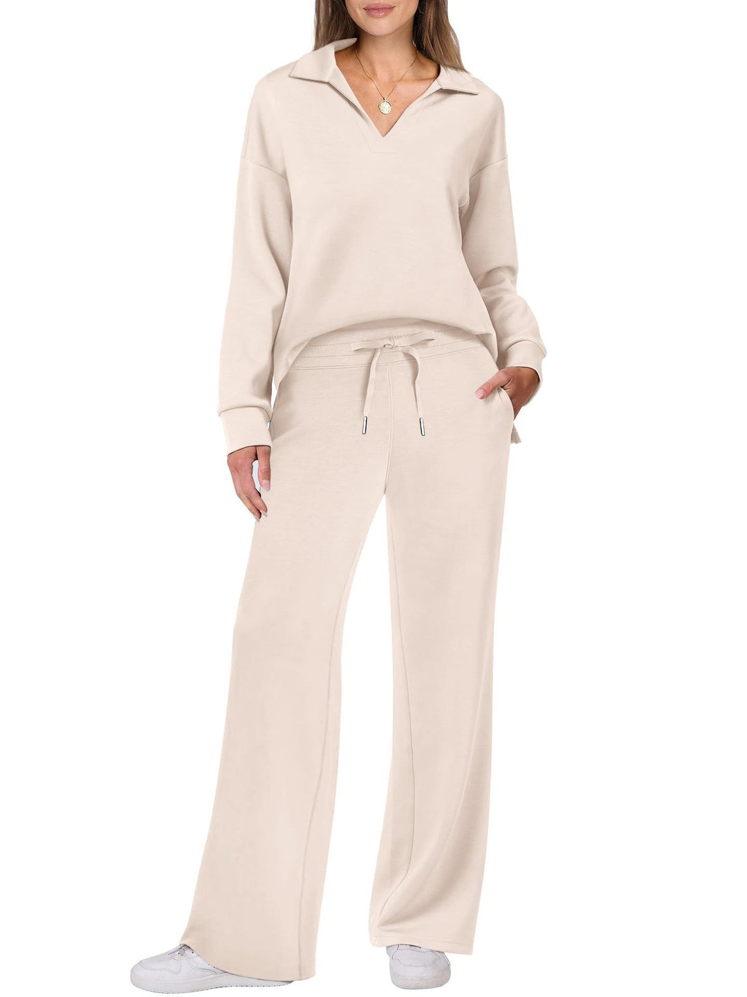 Casual set for women consisting of an oversized sweater and wide jogging pants Lune London