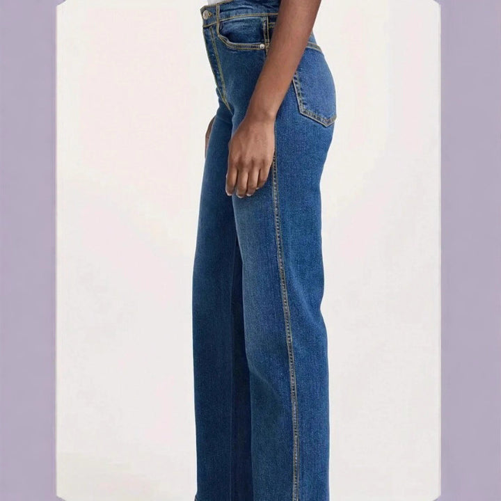 Women High-Waisted Straight-Leg Jeans with a Slight Flare and Five-Pocket Design Amarae