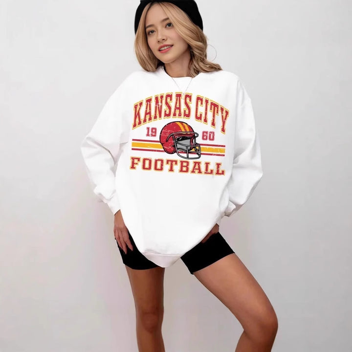 Women Oversized Sweatshirt with nostalgic football motif Chic & Stil