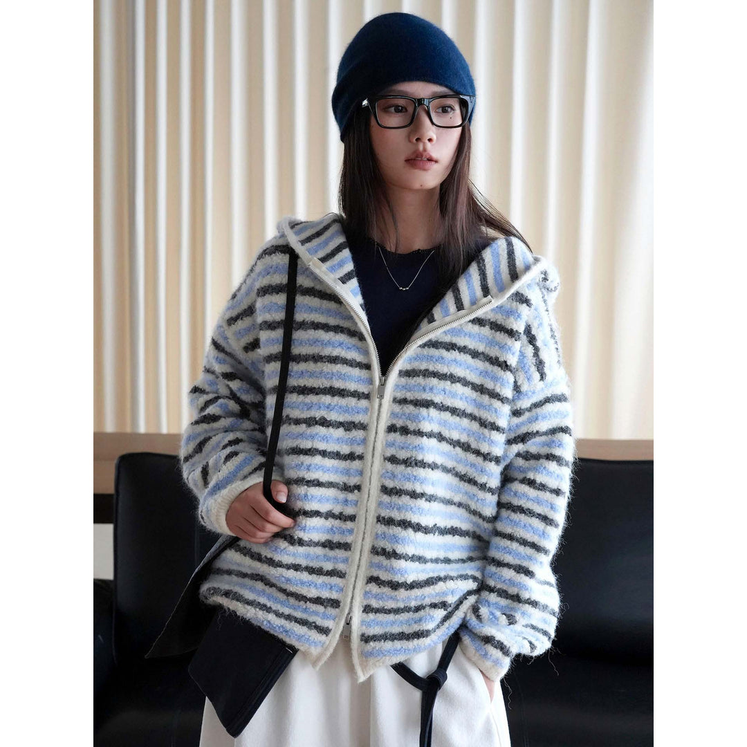 Women's Short-Cut Teddy-Fleece Zip-Hoodie with Hood Amarae