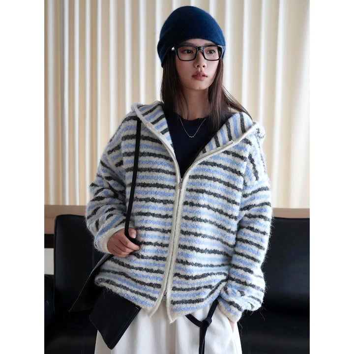 Women's Short-Cut Teddy-Fleece Zip-Hoodie with Hood Amarae