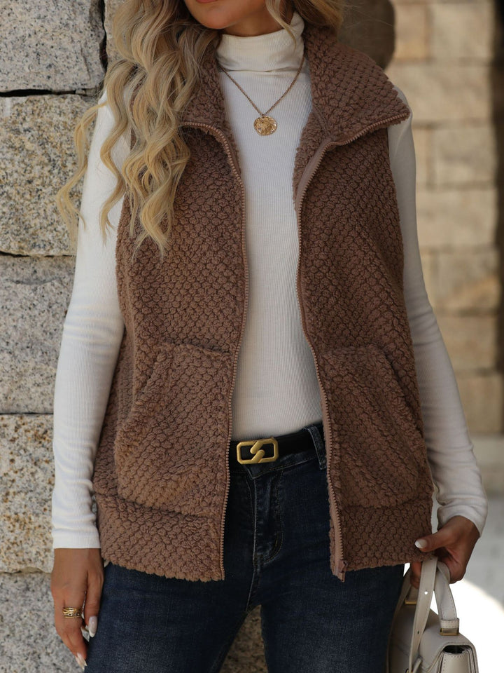 Fleece vest for women with practical pockets and chic collar Lune London