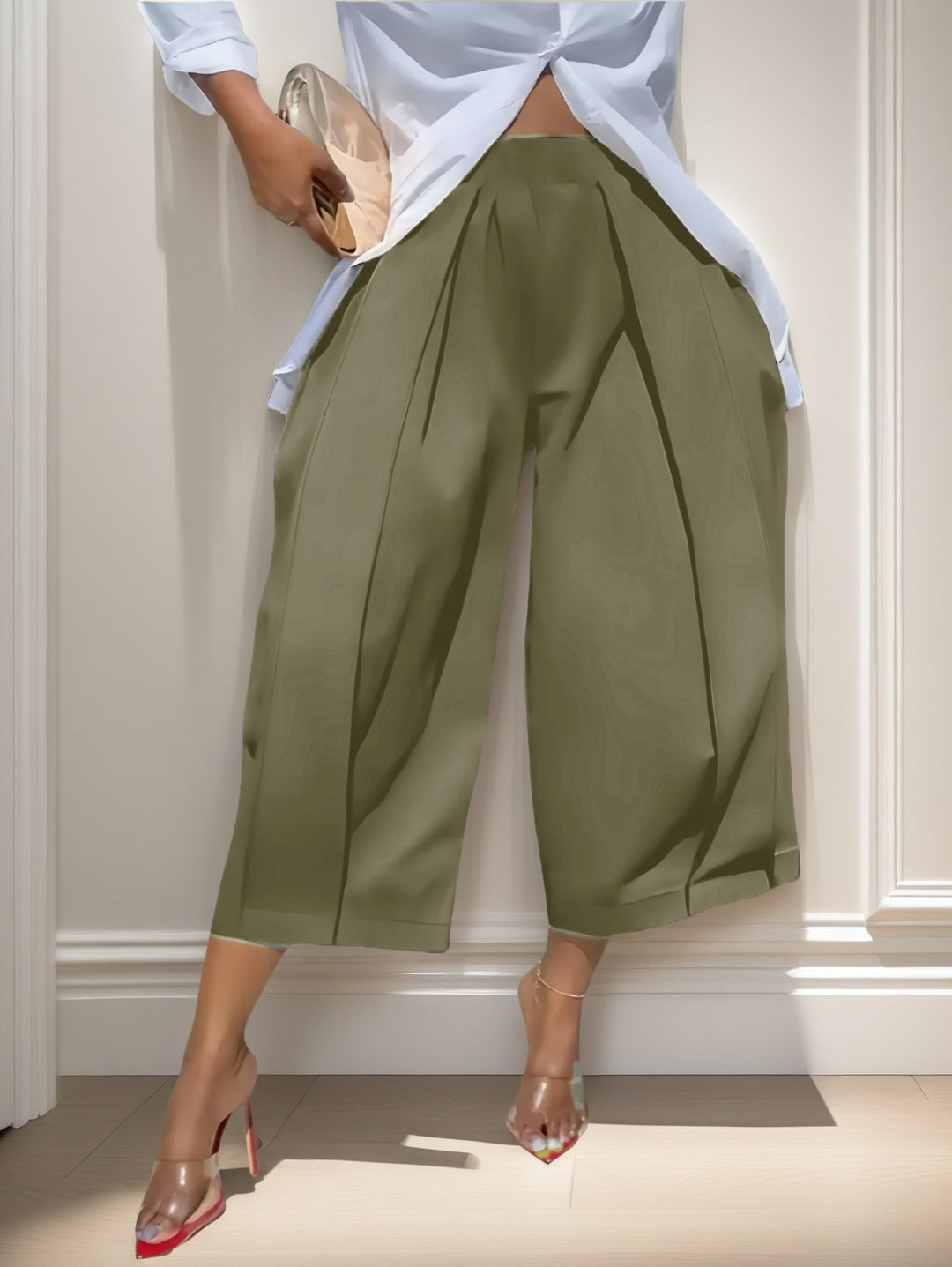 Women's culotte pants with wide leg and precise crease Amarae