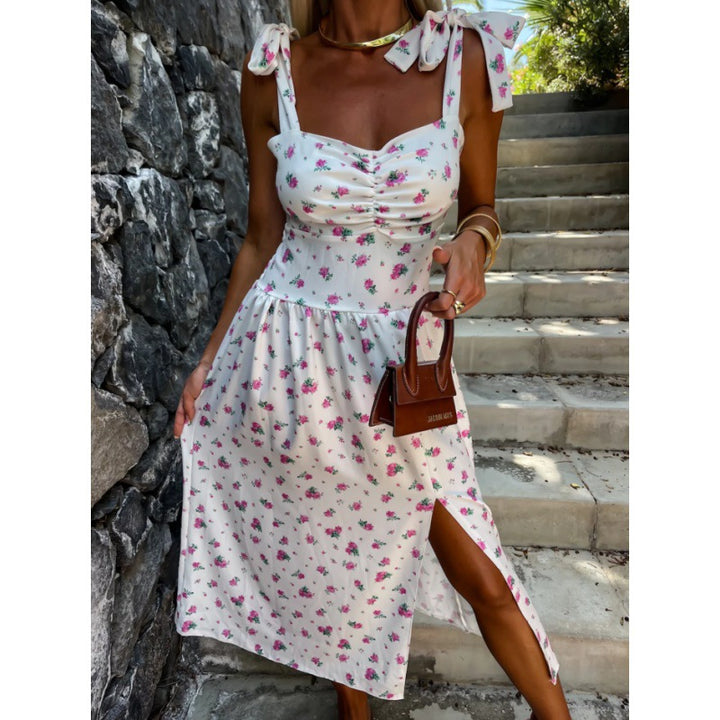 Woman Elegant sleeveless dress with bow detail Lune London