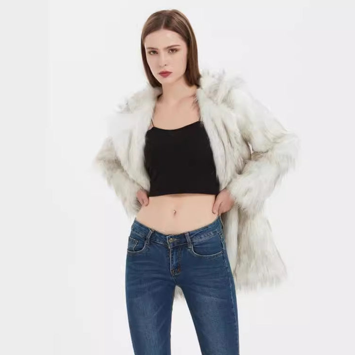 Women’s hooded jacket in soft faux fur with side pockets Lune London