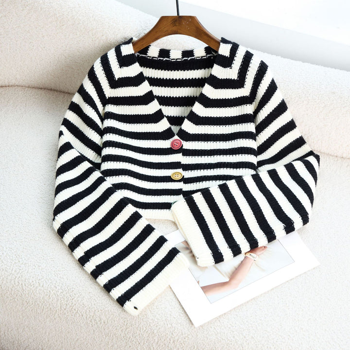 Lady Crop Cardigan with colorful buttons and a trendy striped pattern Lune London