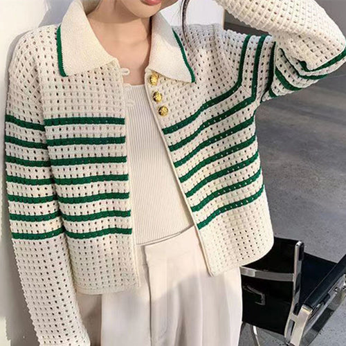 Cardigan en tricot pour femmes avec motif rayé maritime et détails de boutons Chic & Stil