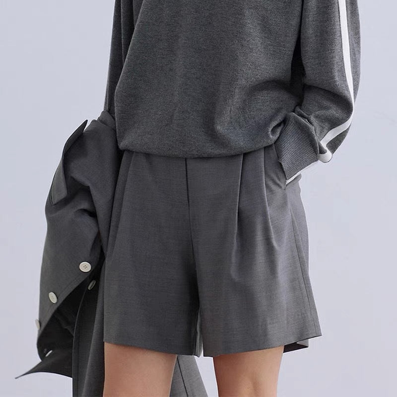 Pantalons courts élégants pour femmes avec taille haute et poches pratiques Chic & Stil
