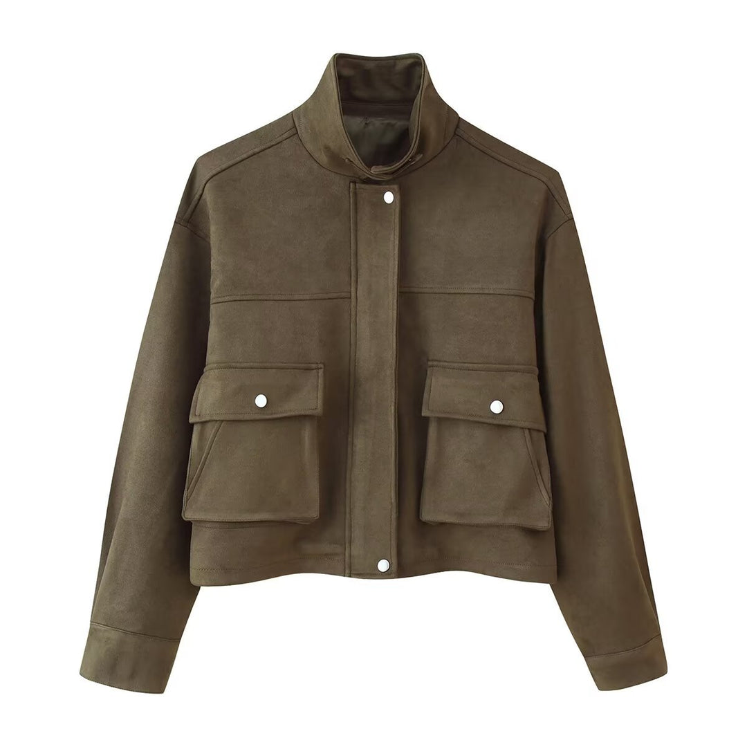 Veste utilitaire élégante pour femmes avec poches à double poitrine et col haut Chic & Stil