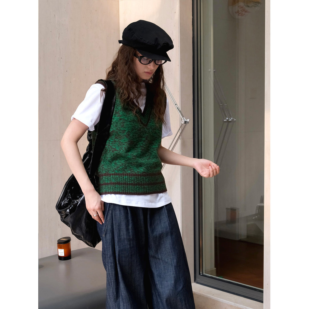 Women's Knit Sleeveless V-Neck Vest with Mélange Structure and Ribbed Hem Amarae