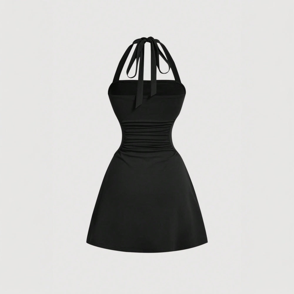Robe halter pour femmes avec drapé flatteur pour la silhouette et design de laçage arrière élégant Chic & Stil