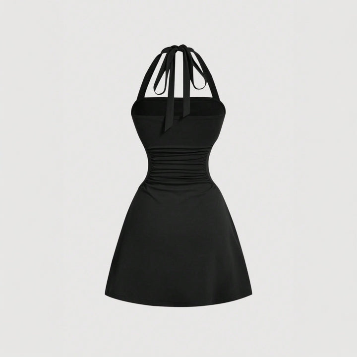 Robe halter pour femmes avec drapé flatteur pour la silhouette et design de laçage arrière élégant Chic & Stil