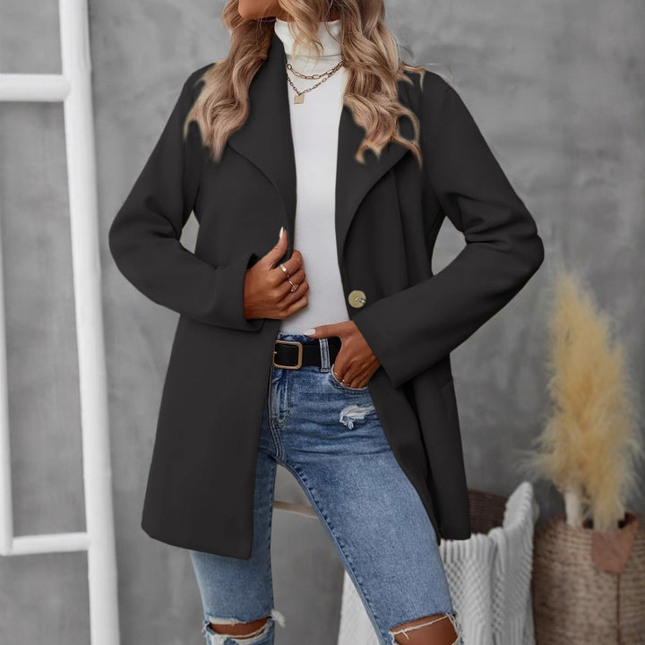 Ladies Elegant Oversized Jacket with Classic Cut and Chic Modern Buttons
