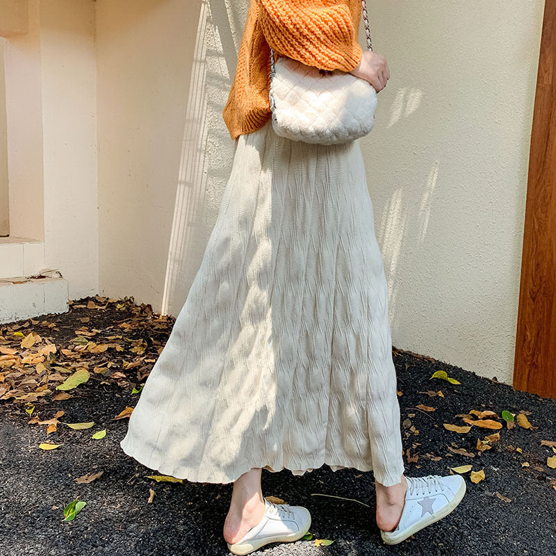 Maxi skirt for women with a refined ribbed design and an elastic waist Lune London