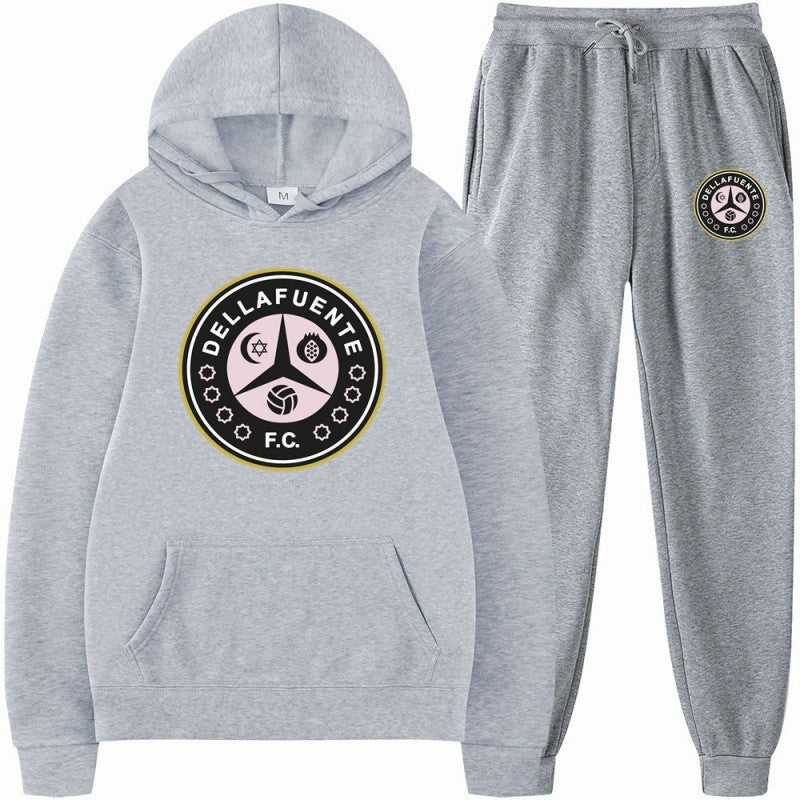 Women’s sweatshirt and jogging pants set with sporty club motif Chic & Stil