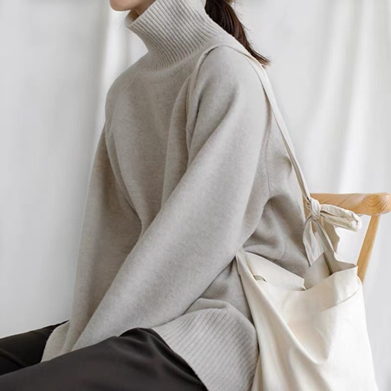 Oversized turtleneck sweater for women with ribbed structure Lune London
