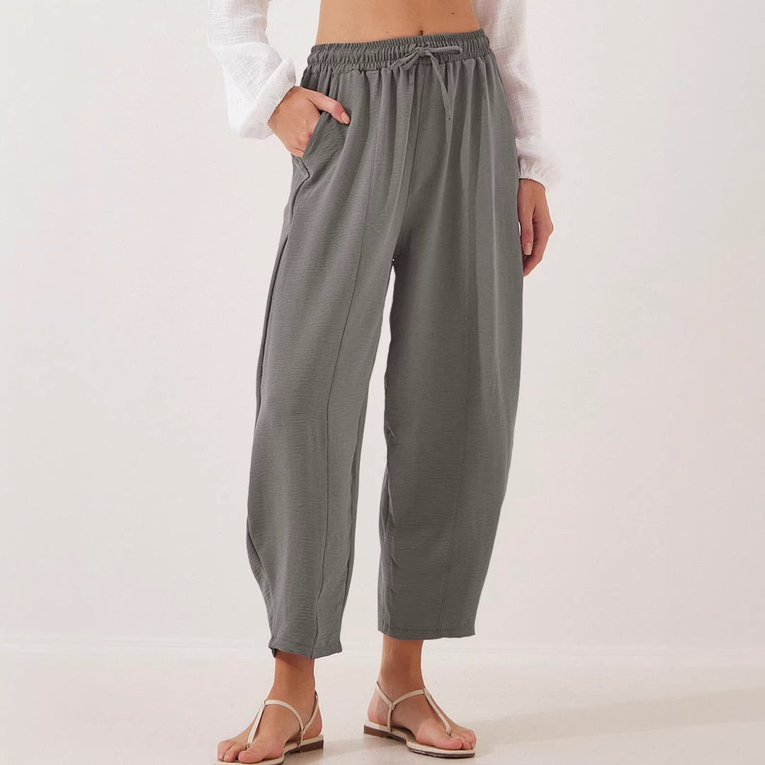 Women's Comfortable, loosely cut summer pants with elastic waistband and side pockets Lune London
