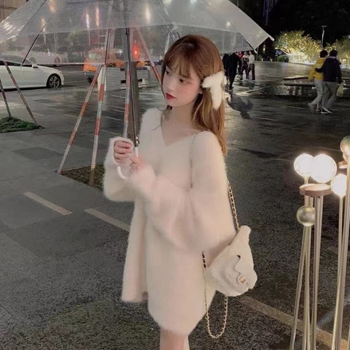Robe femme en peluche à col en V avec manches longues Chic & Stil