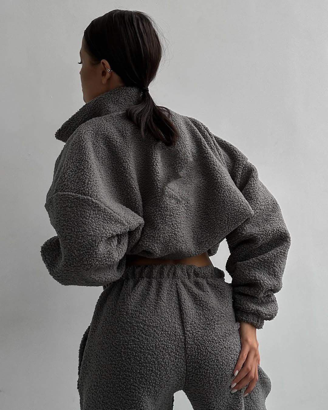 Comfortable fleece jogging set for women with hood and elastic waist Lune London