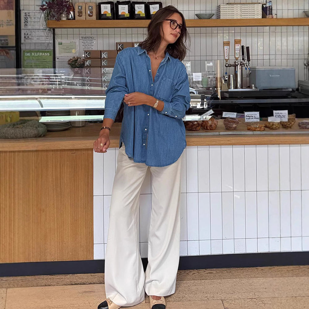 Casual denim shirt for women with practical pockets Chic und Stil