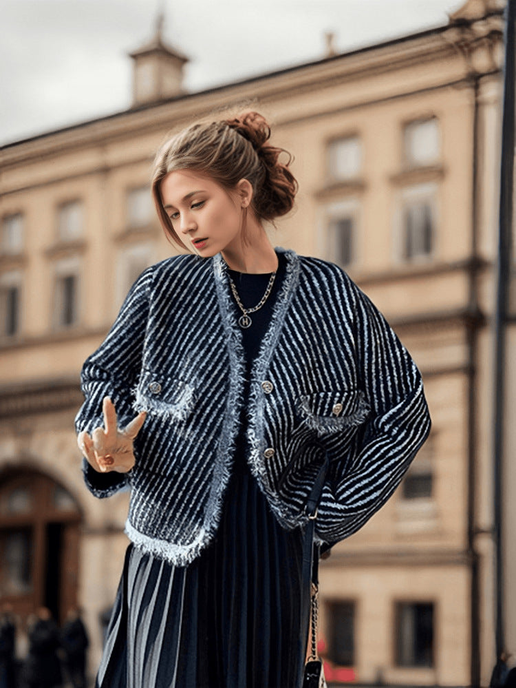 Women’s luxurious cardigan with frayed edges and Moon London button details