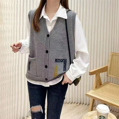 Knitted vest for women with V-neck and decorative pockets Amarae