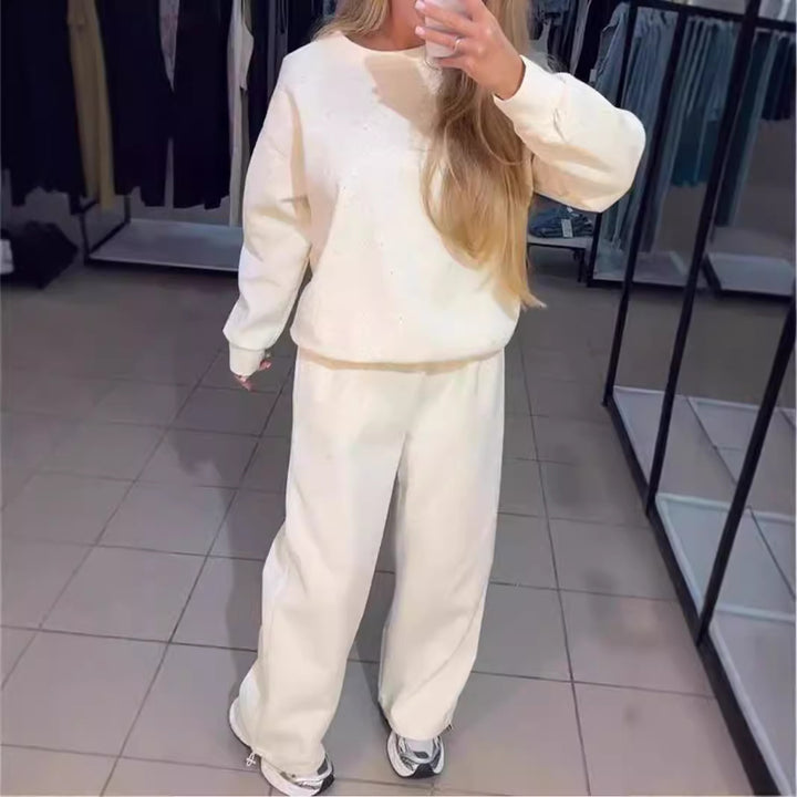 Ensemble de détente sportif pour femmes avec des détails scintillants et une coupe ample Chic & Stil