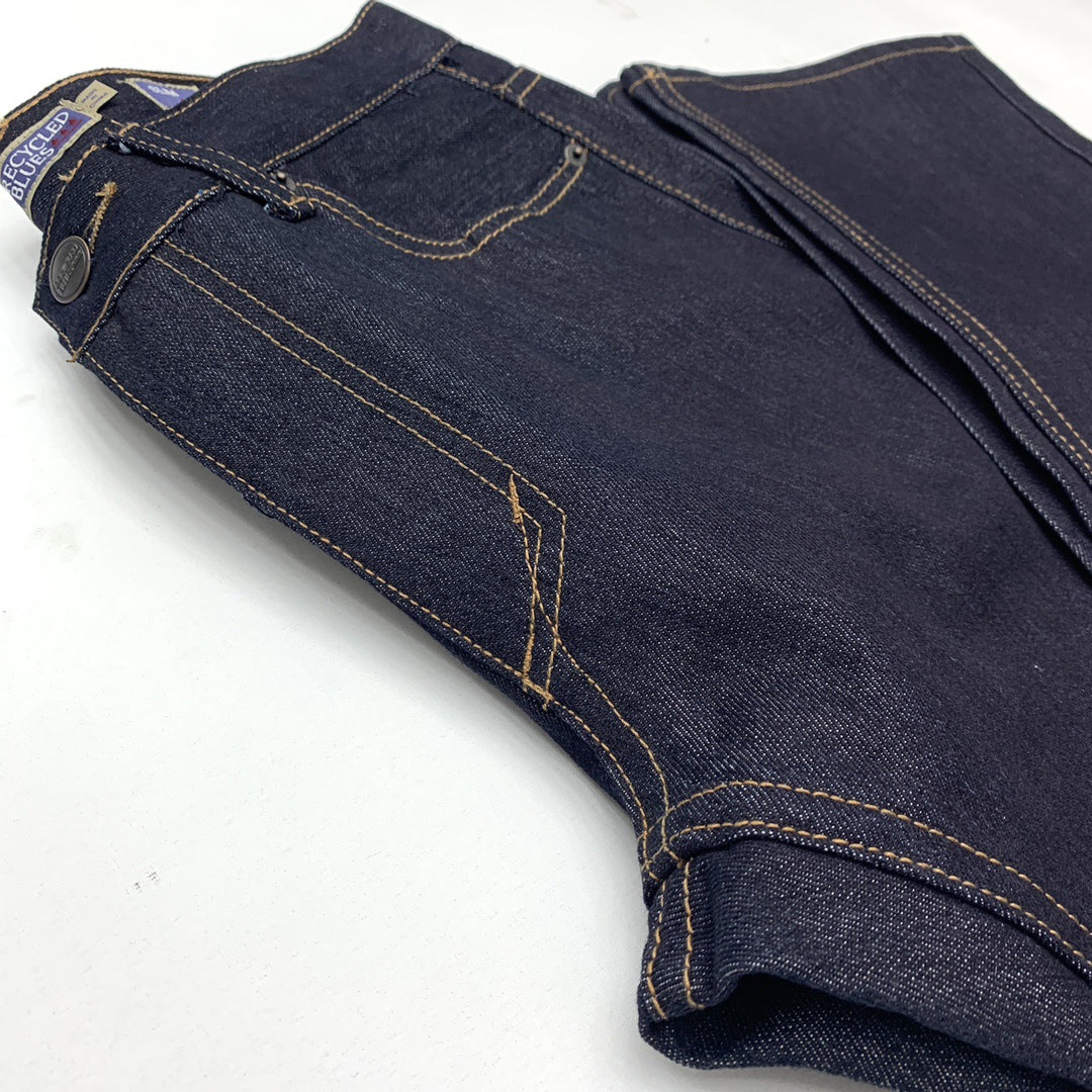 Women's jeans pants with a modern design featuring durable stitching and a timeless look Lune London