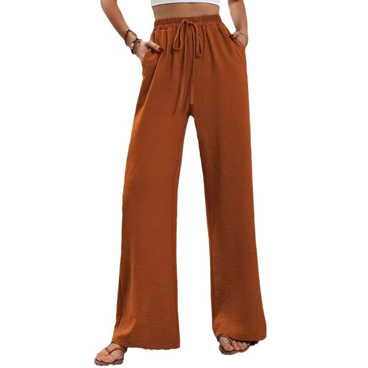Loose-fit leisure pants for women with an elastic waistband and practical side pockets Lune London