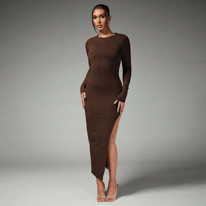 Robe maxi élégante pour femmes avec manches longues et fente sur le côté Chic & Stil