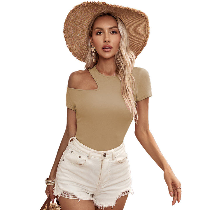 Top ajusté pour femmes à épaules dénudées avec découpe tendance Chic & Stil